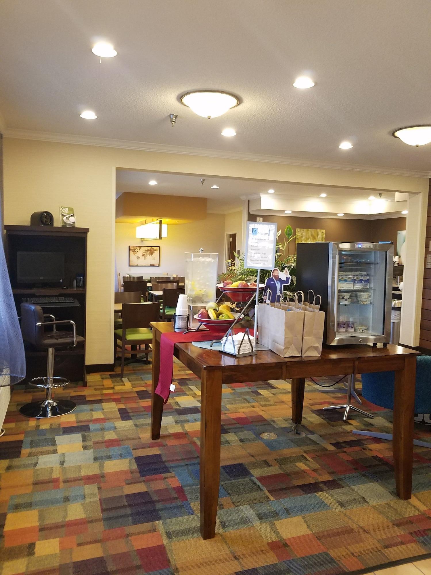 Americinn By Wyndham Moline Airport Quad Cities Екстериор снимка