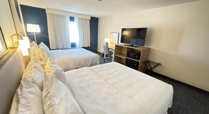 Americinn By Wyndham Moline Airport Quad Cities Екстериор снимка